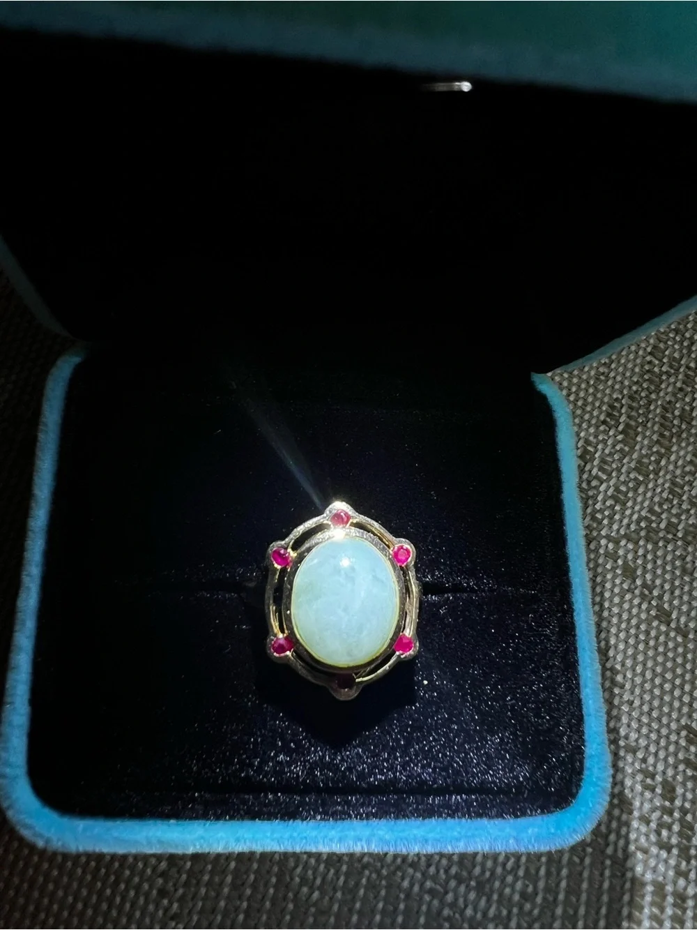 VINTAGE REAL 14K Gold Ring with REAL Jade large stone, and Ruby Accents